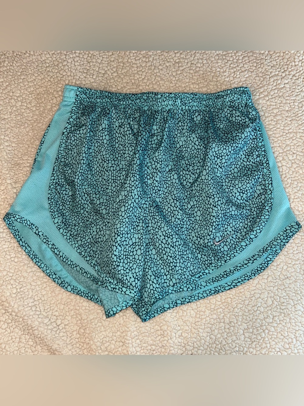Women’s nike dri fit blue and black dotted running shorts size xs